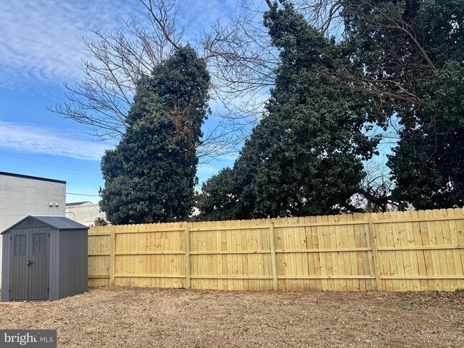 Photo - 2511 Charles St