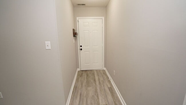 Photo - 103 Eastgate Dr