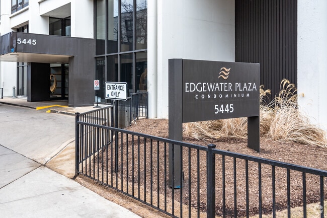 Entry - Edgewater Plaza Condominiums
