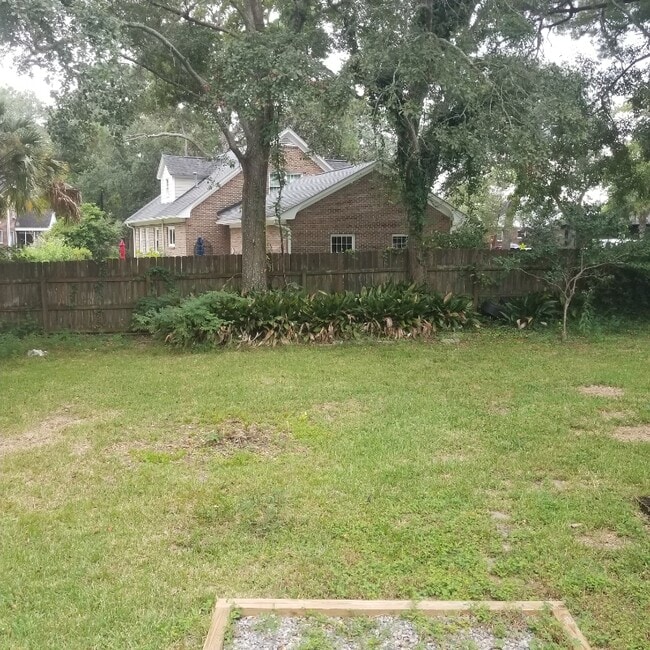 Photo - 559 St Andrews Blvd