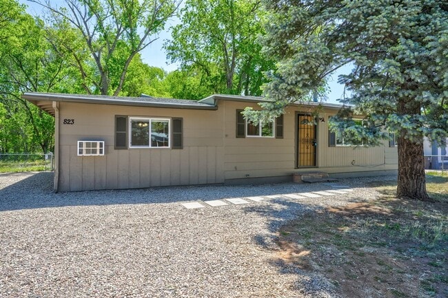 Building Photo - Huge Backyard Close to Downtown Prescott!