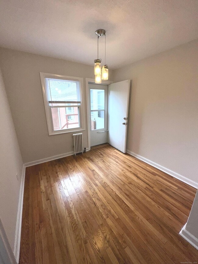 Photo - 29 Standish Rd Unit APT 3