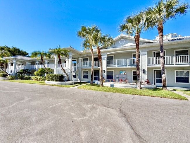 Building Photo - ** VANDERBILT VILLAS ** 3 BED / 2 BATH - 1ST FLOOR CONDO - NEAR THE BEACH! - ANNUAL RENTAL