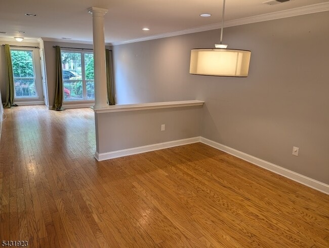 Photo - 18 Dorchester Dr