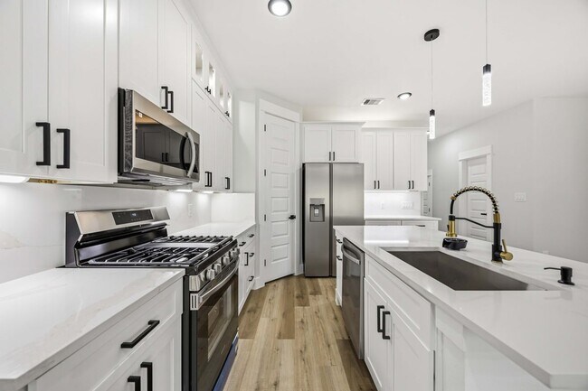 Photo - 1084 Junell St Unidad A
