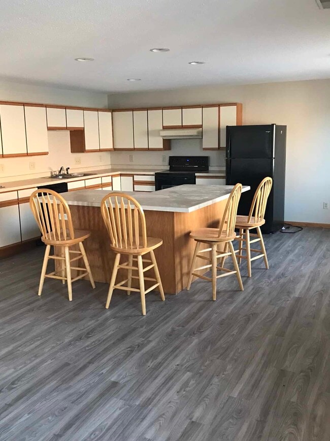 Photo - 767 E 5th St Unidad 767 b