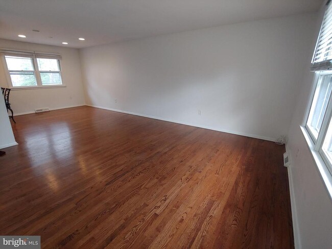 Photo - 149 Northway