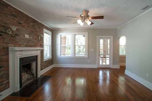 Photo - Quiet, Spacious 2BR/1BA Unit 538 UE - A