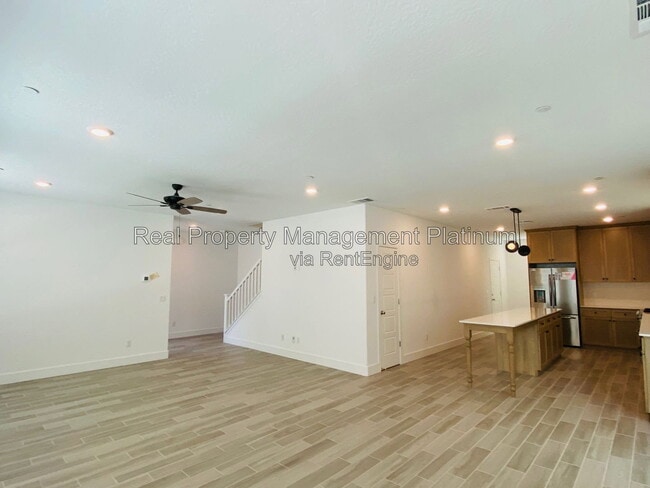 Photo - 2752 E Tamarind Dr