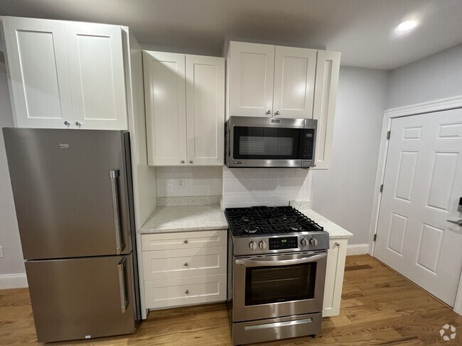 Building Photo - 129 Oxford St Rental