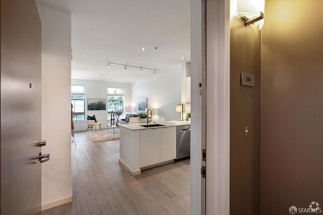 Building Photo - 821 Folsom St Unit 201 Rental