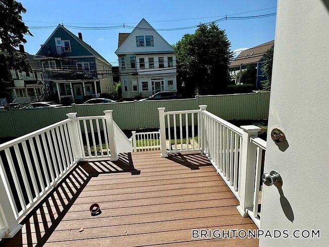 Photo - 144 N Beacon St Unidad B2