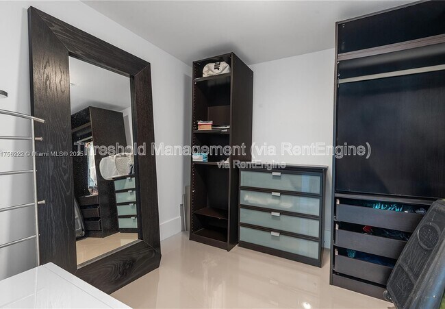 6620 Indian Creek Dr Apartment - Image 