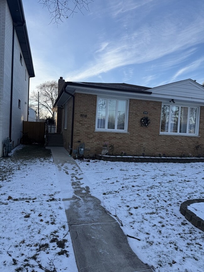 Building Photo - 7710 Kedvale Ave