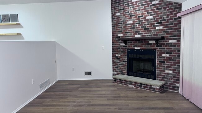 Guest Room - 146 Carson Ct