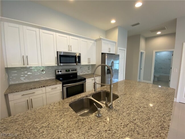 Photo - 255 SW 4th St