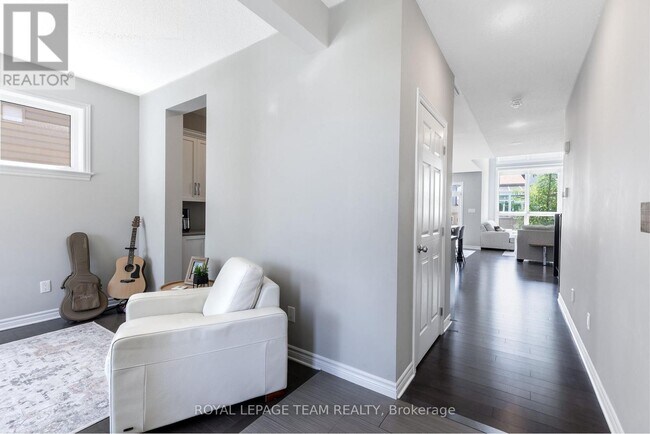 Photo - 512 Breccia Heights