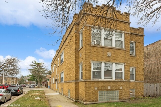 Building - 5021 W Belden St Apartments Unit 2W