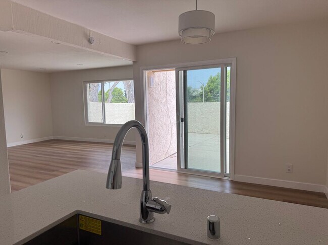 110 Casuda Canyon Dr