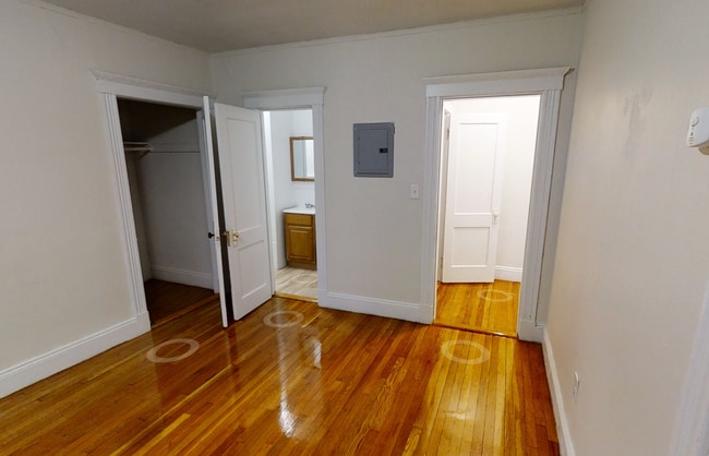 Photo - Avl NOW No Fee! Sunny, renovated Studio w/updated kitchen!