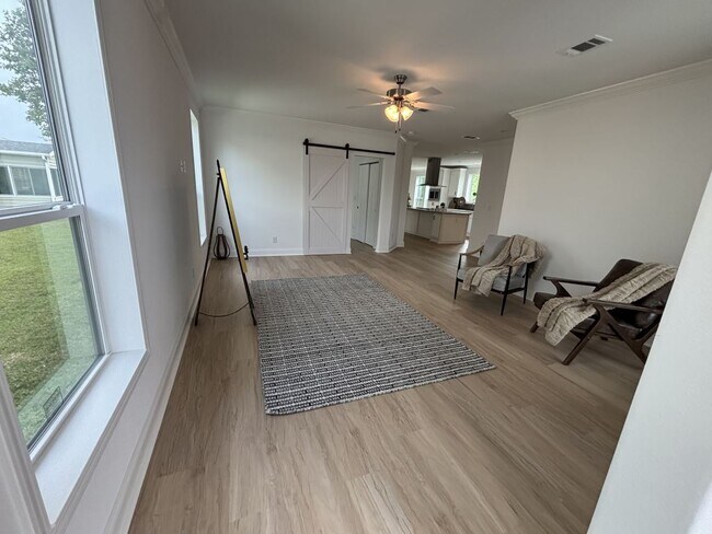 Photo - 5805 Mora Pl