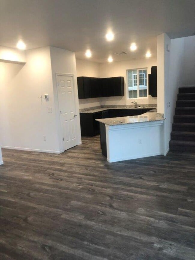 Photo - Spacious 4 Bed, 3 Bath home in Reno!