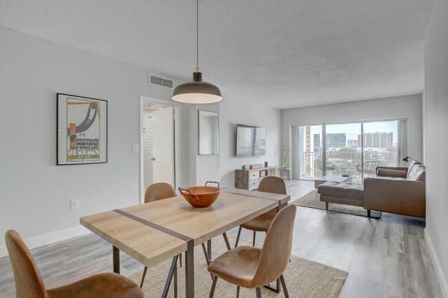 Photo - 500 Bayview Dr Unit 727