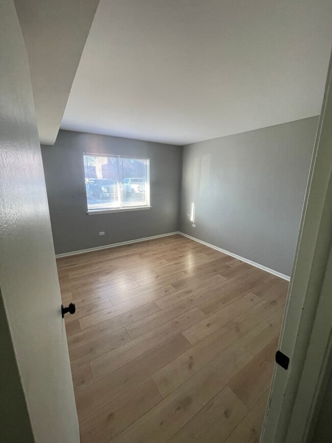 2nd bedroom - 1705 W Mansard Ln Unit 106