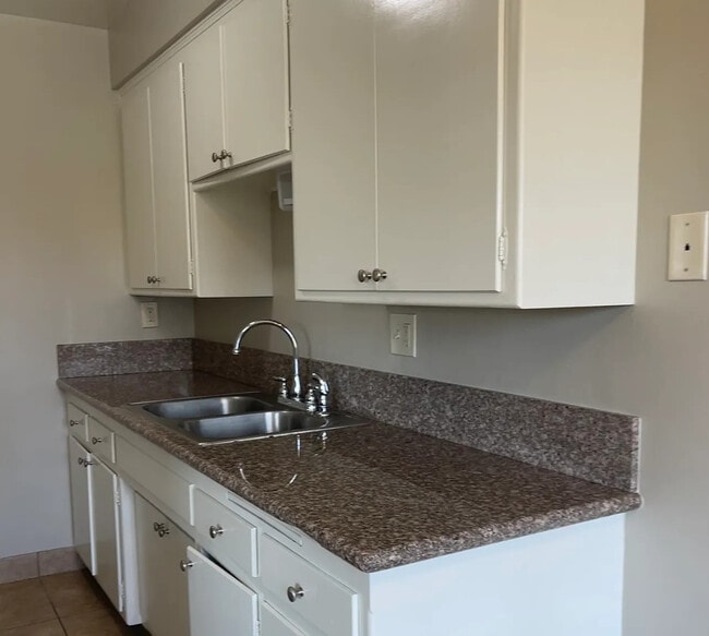Green Oaks Apartments, LLC. - Green Oaks Apartments, LLC.