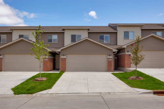 Building Photo - Destination 141 Rental