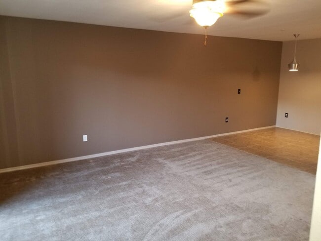 Photo - Beautifully Upgraded West-Flagstaff 1bd/1ba Condo in The Arbors Near NAU/CCC- Students OK!!! NO P... Unit 18-146