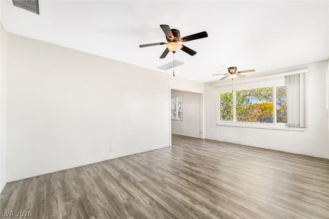 Photo - 107 Joshua St