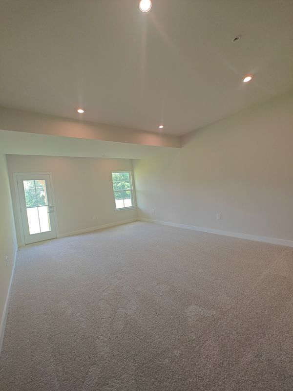 Photo - 109 S Durham Dr