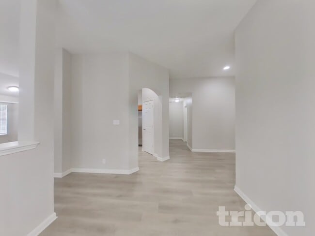 Photo - 4842 Dahlia Terrace