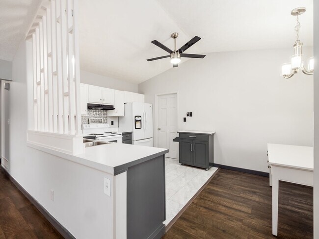 Photo - 7723 Stanlake Ct