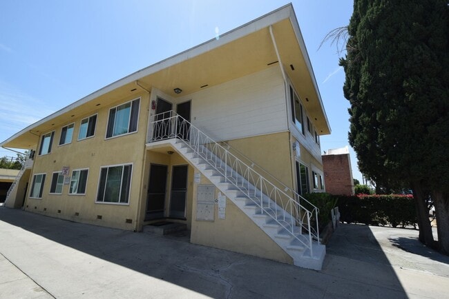 Building Photo - 1422 Gordon St Rental