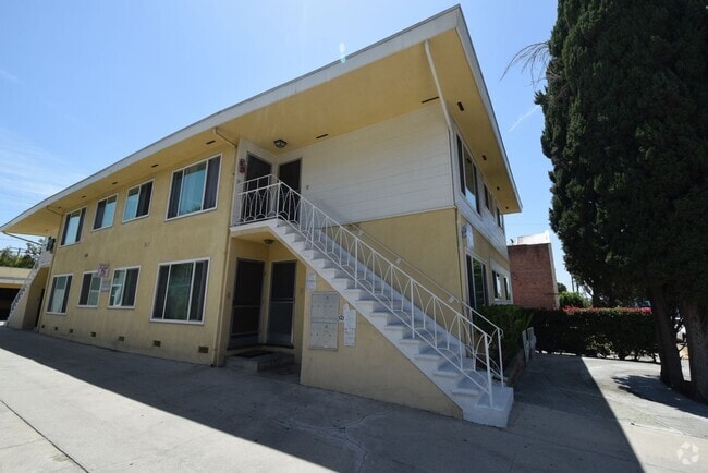 Building Photo - 1422 Gordon St Rental