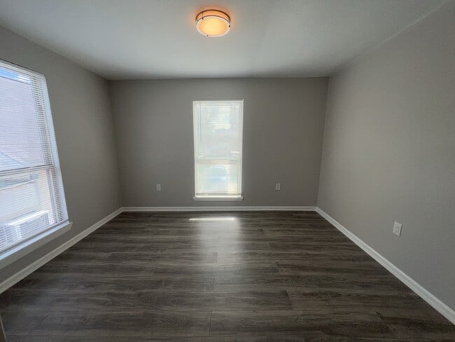 Photo - 6915 Avenue L