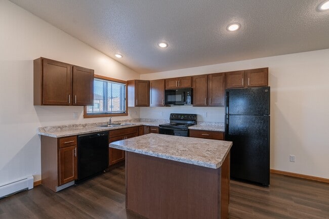 Fargo, ND Westwood Apartments | Kitchen