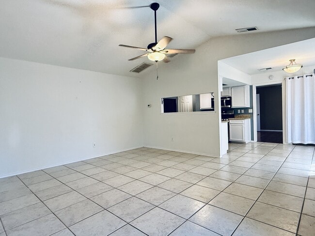 Photo - 621 Luther Dr