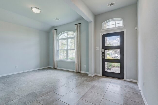 Photo - 208 Shoreview Dr