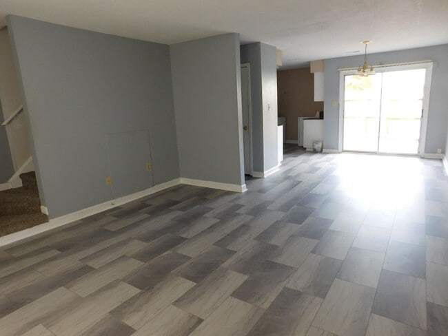 Photo - 1104 Karen Dr