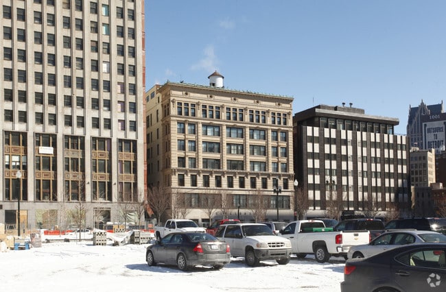 Photo - Himelhoch Apartments