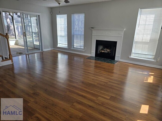 Photo - 22 Avocet Way