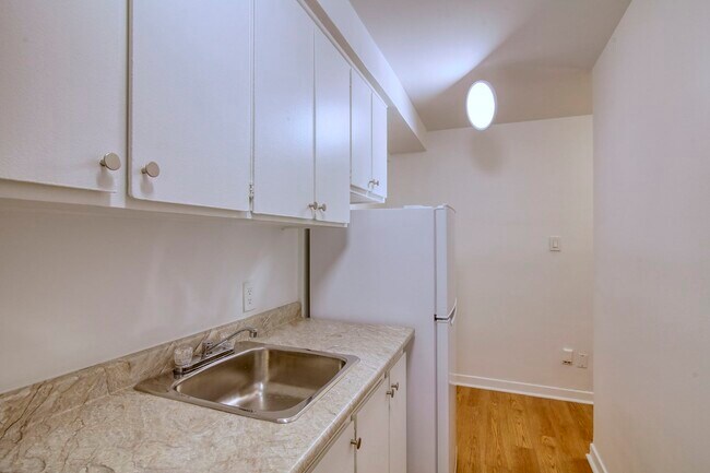 Photo - 3460 Rue Durocher Unit 101