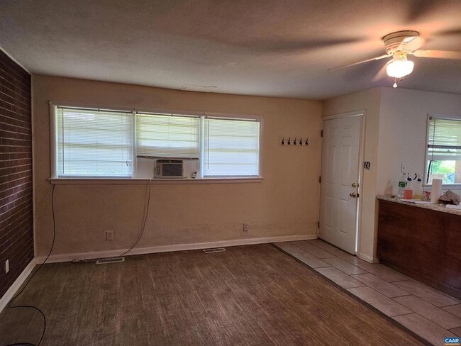 Photo - 130 Apple Tree Rd