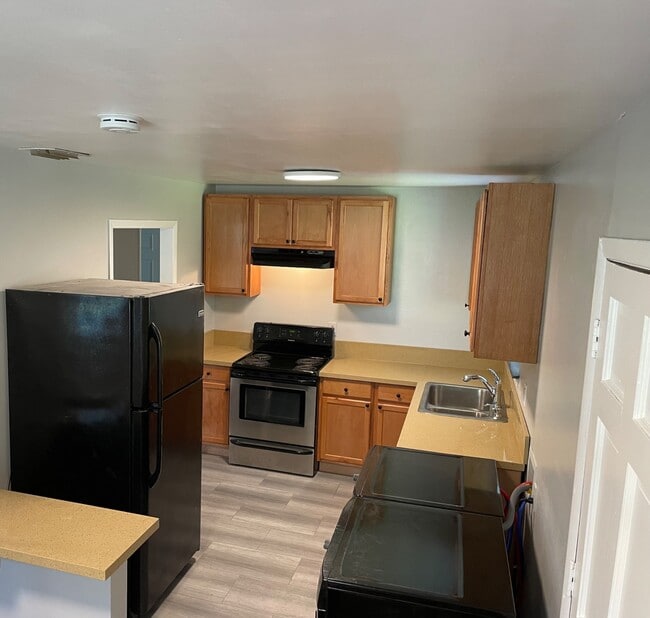 Photo - 1569 Plover St