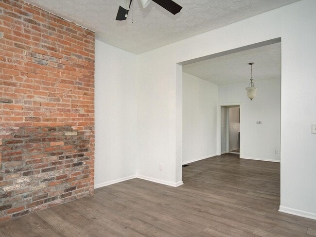 Photo - 683-685 South Champion Unit 683