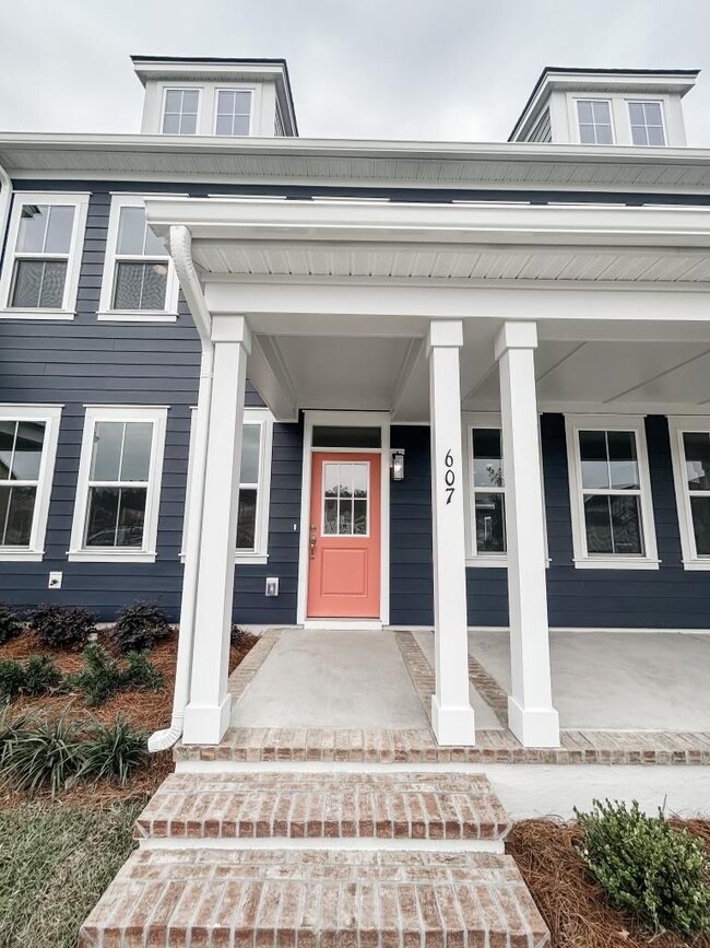 607 Southview Ln