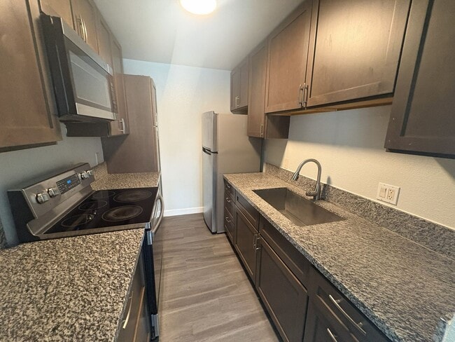 Building Photo - 901 Carro Dr Unit #3